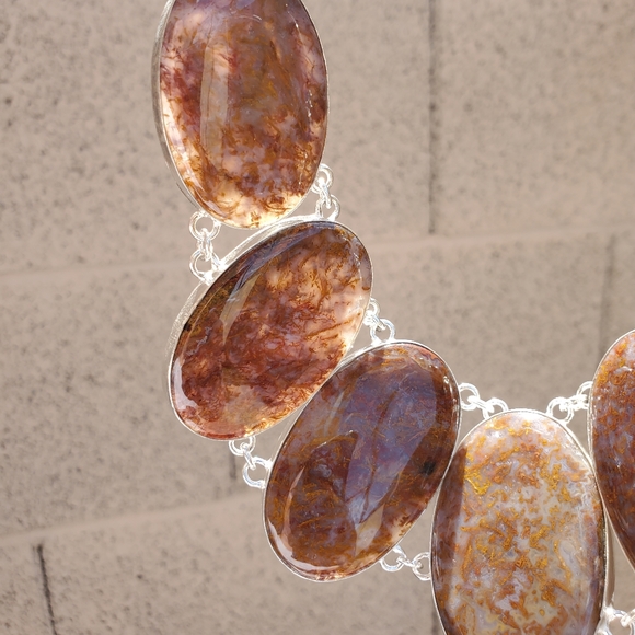 New Oversized Seam Agate Silver Statement Necklace. - Picture 3 of 13